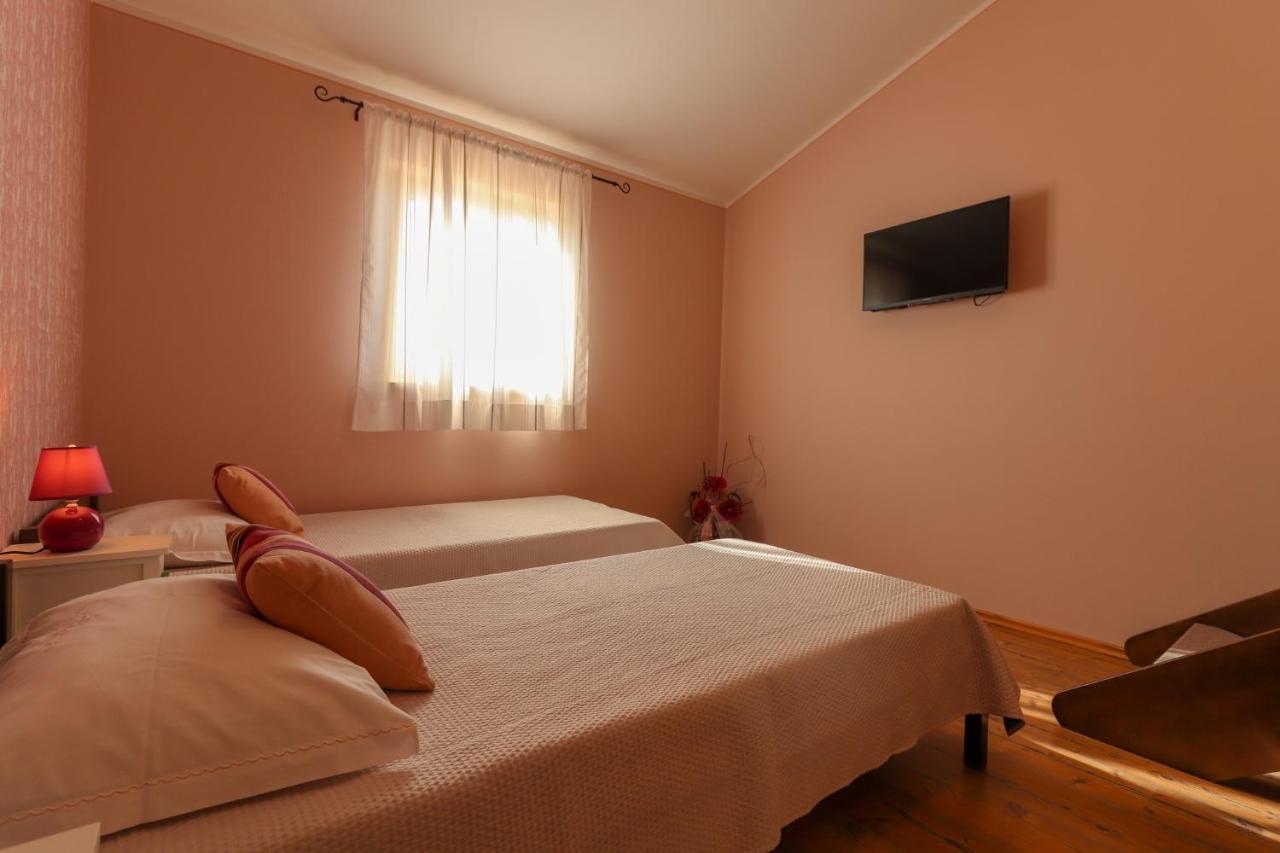 Villa Nona Marija Sveti Lovreč Pazenatički Εξωτερικό φωτογραφία